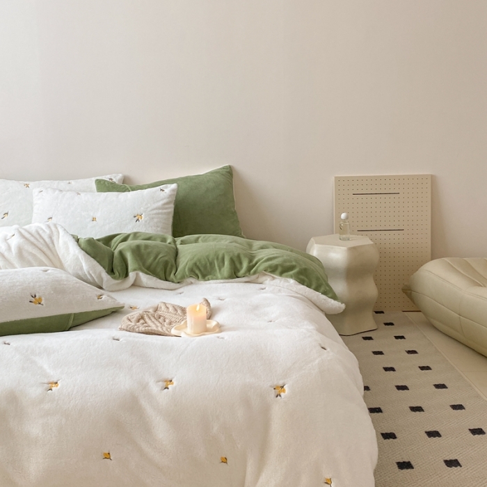 91家纺网 家纺一手货源 找家纺 蜜柚 2024新款兔毛绒牛奶绒小清新绣花套件 一路生花