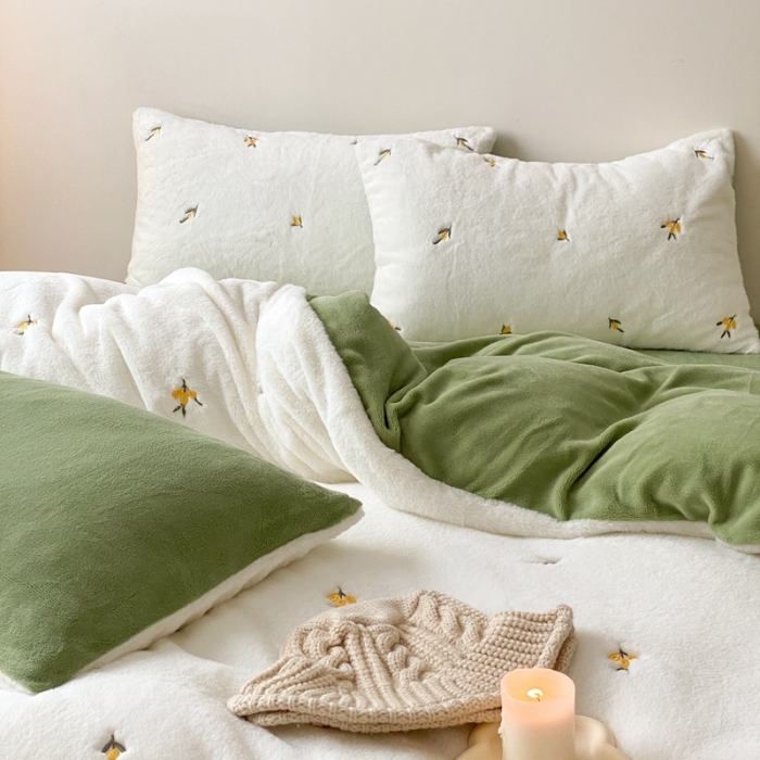 91家纺网 家纺一手货源 找家纺 蜜柚 2024新款兔毛绒牛奶绒小清新绣花套件 一路生花