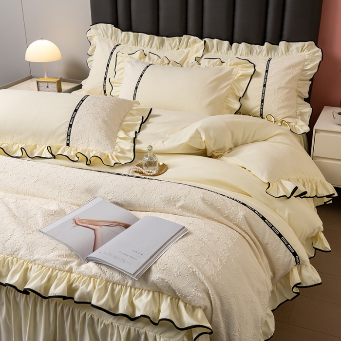 91家纺网 家纺一手货源 找家纺 乐卧家居 2026新款时尚压花撞色织带荷叶边四件套-丽可-黄