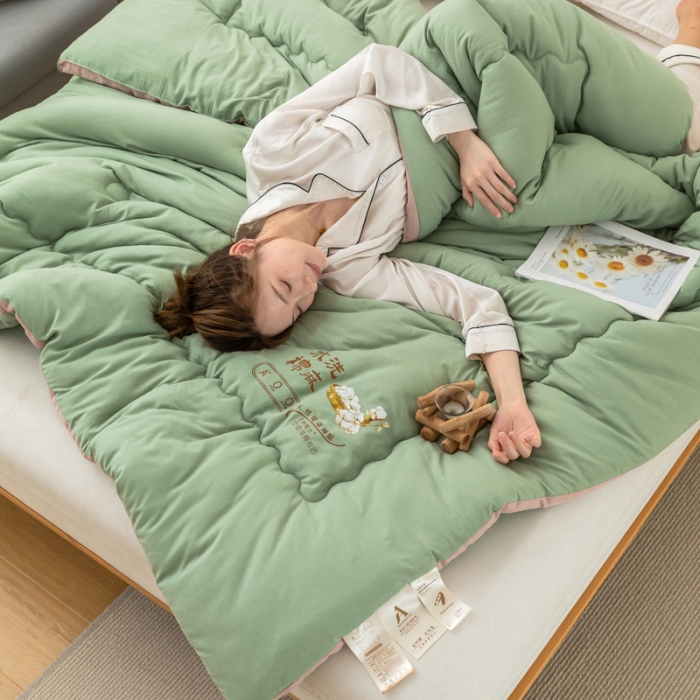 91家纺网 家纺一手货源 找家纺 钰博2023新款水洗棉麻立体被大豆被直播爆款冬被被子被芯 豆绿色