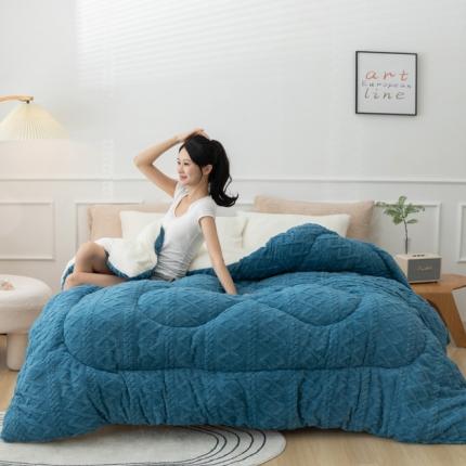 91家纺网 家纺一手货源 找家纺 2025新款亲肤舒适塔芙绒保暖冬被被子被芯 孔雀蓝