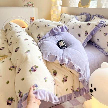 91家纺网 家纺一手货源 找家纺 米莱 2023新款印花韩版牛奶绒四件套 紫葡萄