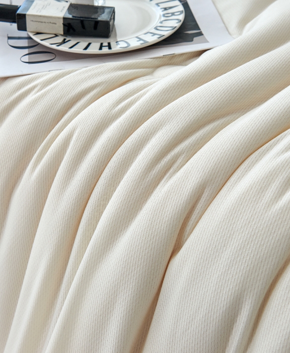 91家纺网 家纺一手货源 找家纺 （总）丽卡家纺 2023新款A类针织提花大豆被-巴黎之都