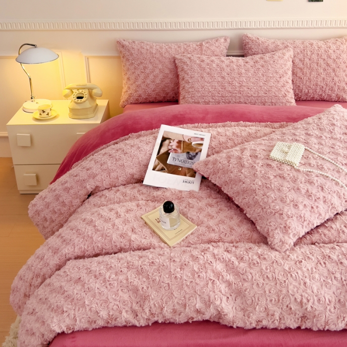 91家纺网 家纺一手货源 找家纺 （总）宜家坊 2023新款立体玫瑰兔毛绒四件套