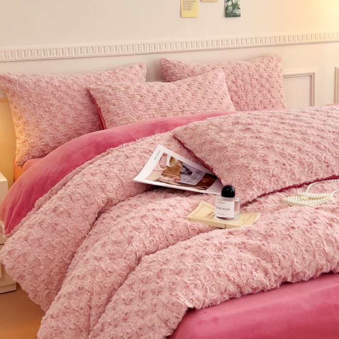 91家纺网 家纺一手货源 找家纺 （总）宜家坊 2023新款立体玫瑰兔毛绒四件套