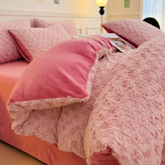 91家纺网 家纺一手货源 找家纺 宜家坊 2023新款立体玫瑰兔毛绒四件套 玫瑰兔毛-豆沙