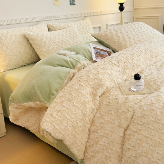 91家纺网 家纺一手货源 找家纺 宜家坊 2023新款立体玫瑰兔毛绒四件套 玫瑰兔毛-奶白绿