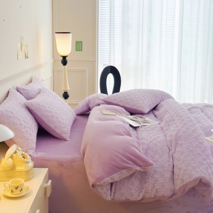 91家纺网 家纺一手货源 找家纺 宜家坊 2023新款立体玫瑰兔毛绒四件套 玫瑰兔毛-蔷薇紫