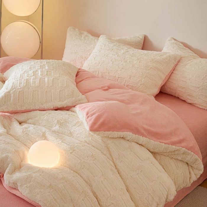 91家纺网 家纺一手货源 找家纺 沐棉 2023新款秋冬加厚保暖兔毛绒牛奶绒四件套 波浪-米拼粉