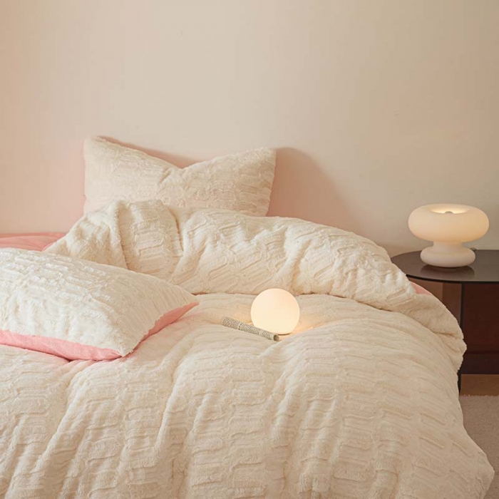 91家纺网 家纺一手货源 找家纺 沐棉 2023新款秋冬加厚保暖兔毛绒牛奶绒四件套 波浪-米拼粉