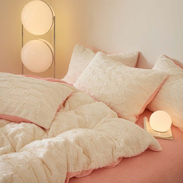 91家纺网 家纺一手货源 找家纺 沐棉 2023新款秋冬加厚保暖兔毛绒牛奶绒四件套 波浪-米拼粉