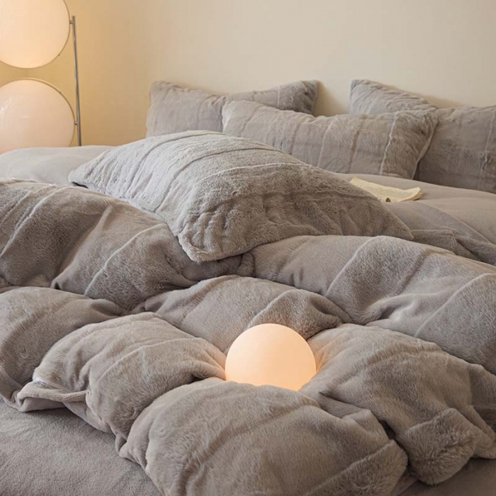 91家纺网 家纺一手货源 找家纺 沐棉 2023新款秋冬加厚保暖兔毛绒牛奶绒四件套 方格-灰