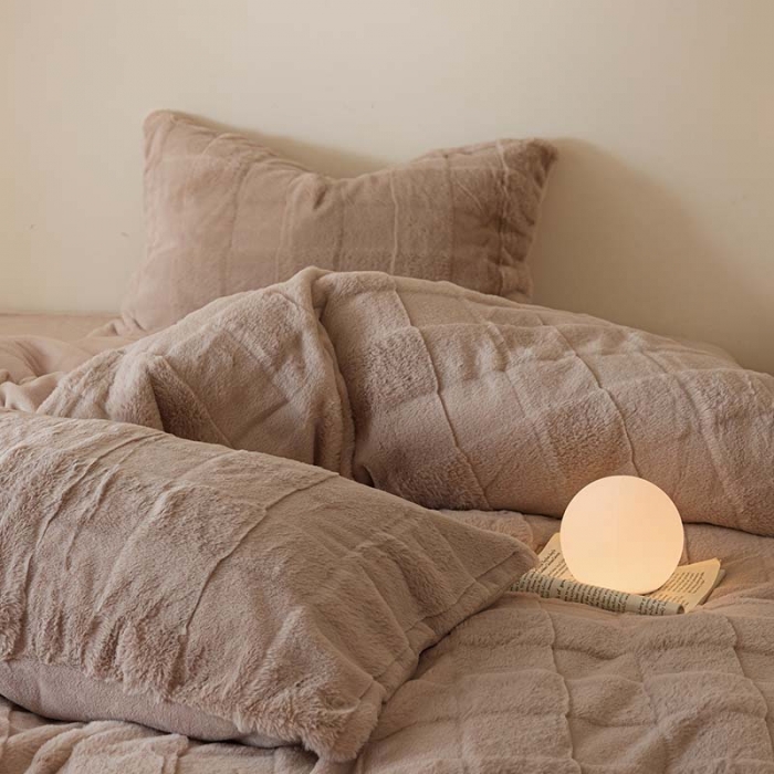 91家纺网 家纺一手货源 找家纺 沐棉 2023新款秋冬加厚保暖兔毛绒牛奶绒四件套 方格-咖