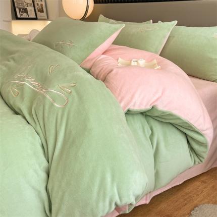 91家纺网 家纺一手货源 找家纺 (总) 798 2023新款牛奶绒绣花四件套-倾城系列