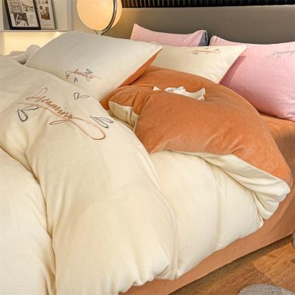 91家纺网 家纺一手货源 找家纺 798 2023新款牛奶绒绣花四件套-倾城系列 倾城-米白橘