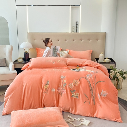 91家纺网 家纺一手货源 找家纺 漫布云2025大版花卉牛奶绒四件套婴儿宝宝兔兔绒法莱金貂绒刺绣花四件套