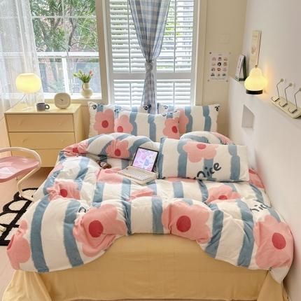 91家纺网 家纺一手货源 找家纺 2023秋冬新款220克高克重牛奶绒印花四件套 花期