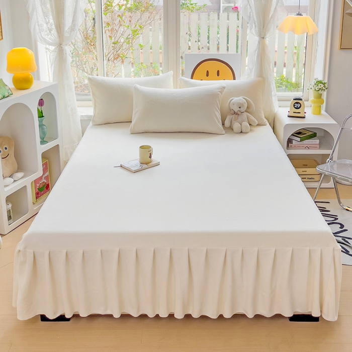 91家纺网 家纺一手货源 找家纺 极梦家纺（支持定制） 2025新款纯色高克重韩版牛奶绒单床裙三件套 牛奶白