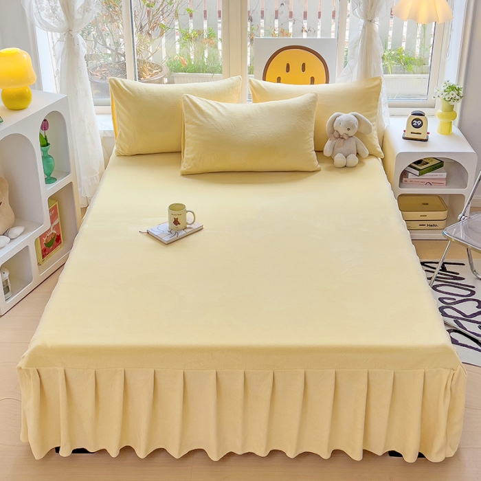 91家纺网 家纺一手货源 找家纺 极梦家纺（支持定制） 2025新款纯色高克重韩版牛奶绒单床裙三件套 牛奶黄