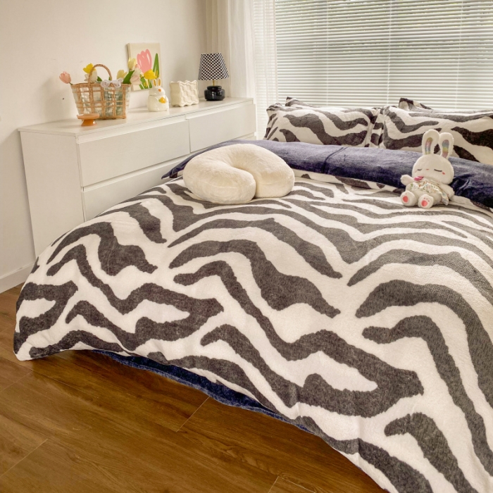 91家纺网 家纺一手货源 找家纺 （总）妖妖家纺 2023新款 法莱绒加厚保暖四件套