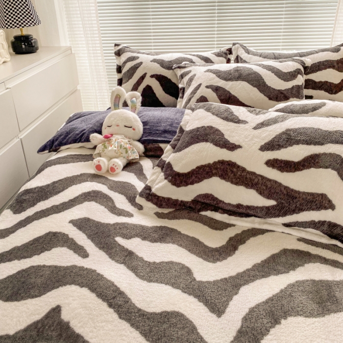 91家纺网 家纺一手货源 找家纺 （总）妖妖家纺 2023新款 法莱绒加厚保暖四件套