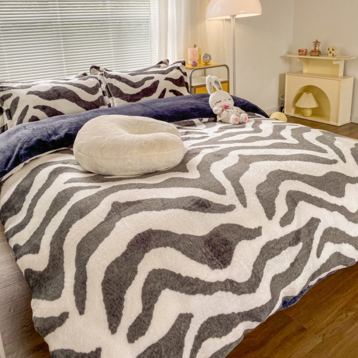 91家纺网 家纺一手货源 找家纺 （总）妖妖家纺 2023新款 法莱绒加厚保暖四件套