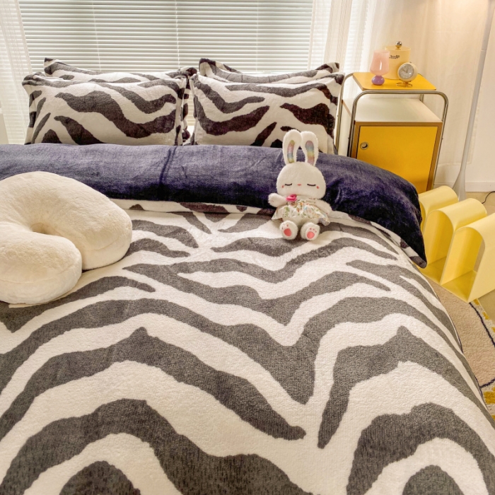 91家纺网 家纺一手货源 找家纺 （总）妖妖家纺 2023新款 法莱绒加厚保暖四件套