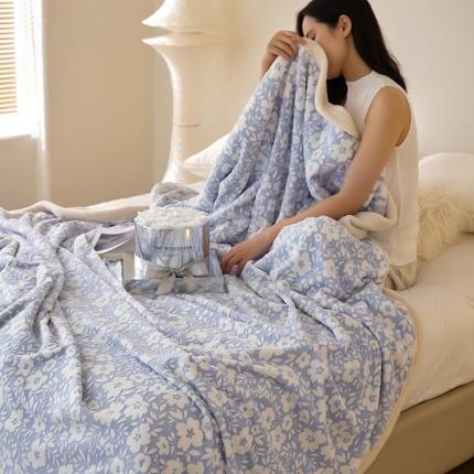 91家纺网 家纺一手货源 找家纺 铭动 2023新款雕花绒保暖毯-小花毛毯 烟花蓝色