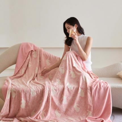 91家纺网 家纺一手货源 找家纺 （总）铭动 2023新款雕花绒保暖毯-魅影