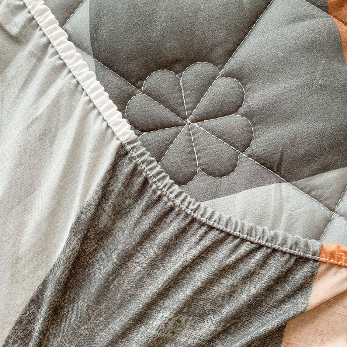 91家纺网 家纺一手货源 找家纺 米柳 2024新款亲肤夹棉印花床笠 柏林灰