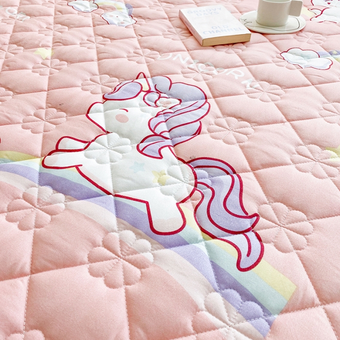 91家纺网 家纺一手货源 找家纺 米柳 2024新款亲肤夹棉印花床笠 彩虹马