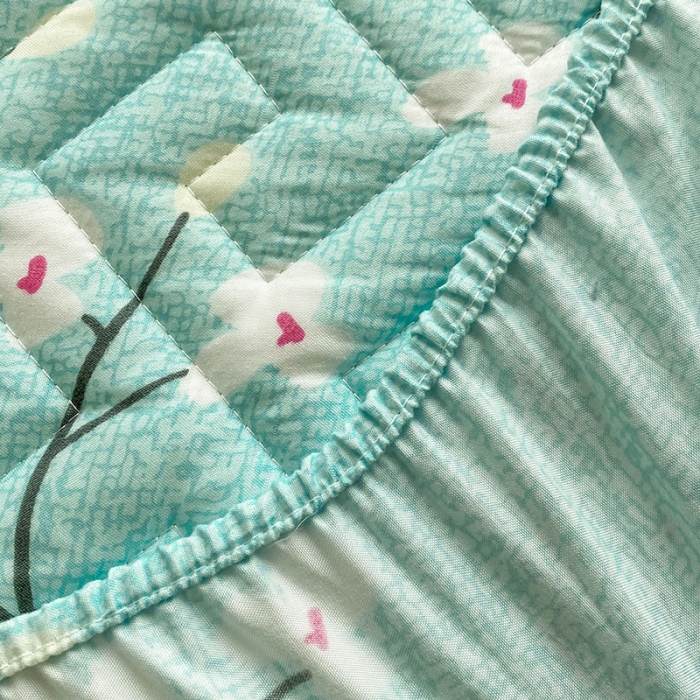 91家纺网 家纺一手货源 找家纺 米柳 2024新款亲肤夹棉印花床笠 风花雪月