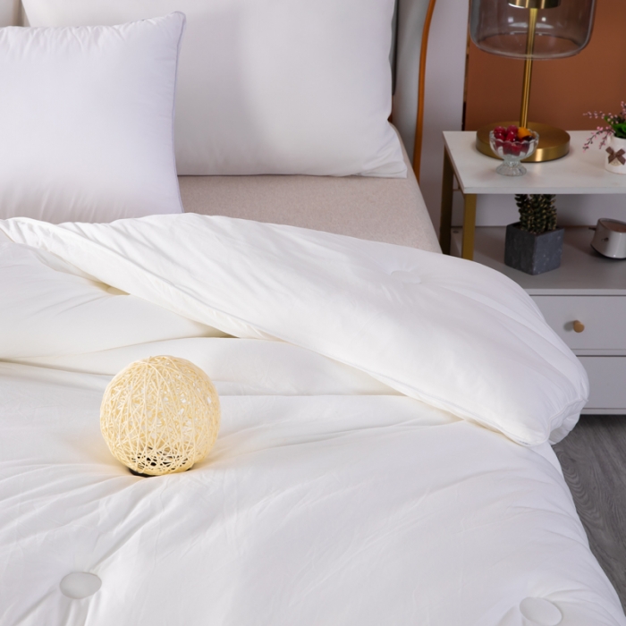 91家纺网 家纺一手货源 找家纺 天瑜家纺新款A类牛奶丝针织棉暖糯冬被春秋被被芯被子 白色