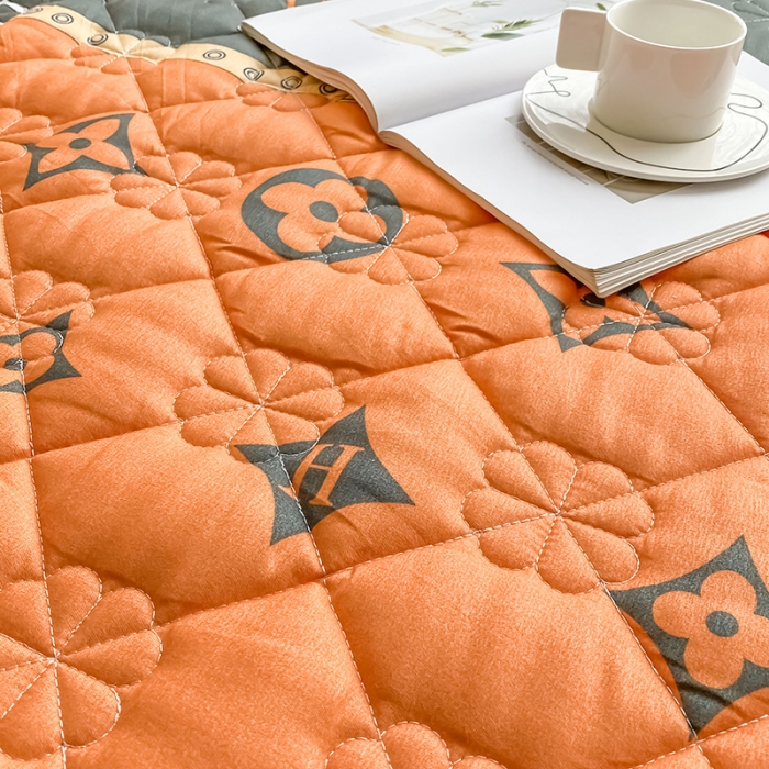 91家纺网 家纺一手货源 找家纺 米柳 2024新款亲肤夹棉印花床笠 凯瑞拉