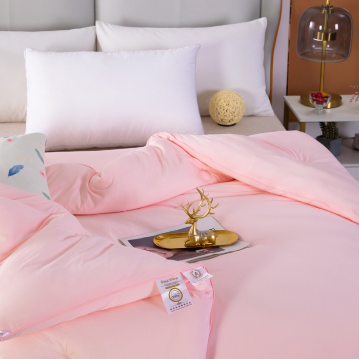 91家纺网 家纺一手货源 找家纺 天瑜家纺新款A类牛奶丝针织棉暖糯冬被春秋被被芯被子 粉色