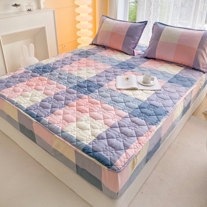 91家纺网 家纺一手货源 找家纺 米柳 2024新款亲肤夹棉印花床笠 嫣红品格