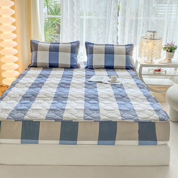 91家纺网 家纺一手货源 找家纺 米柳 2024新款亲肤夹棉印花床笠 湛蓝品格