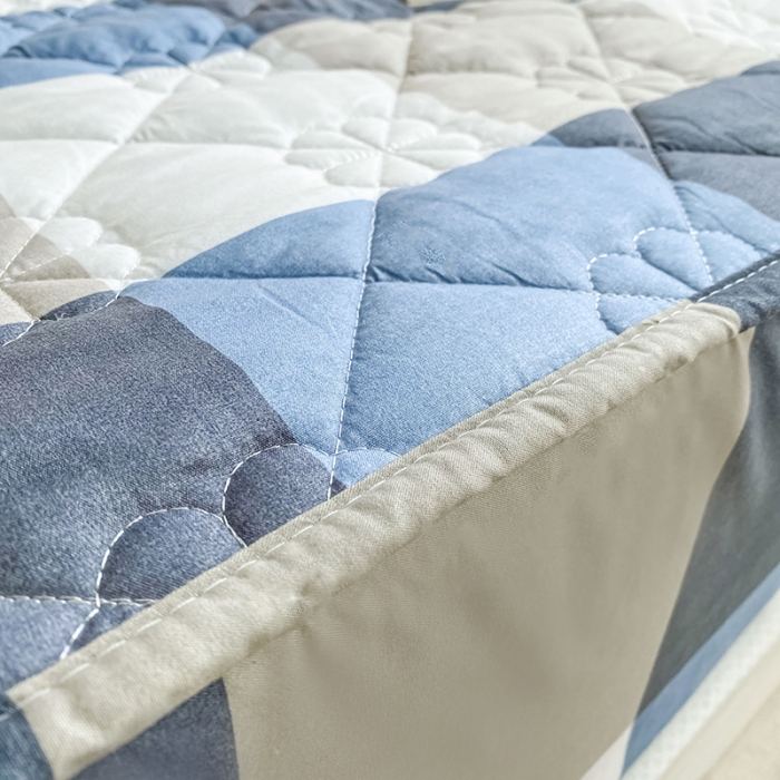 91家纺网 家纺一手货源 找家纺 米柳 2024新款亲肤夹棉印花床笠 湛蓝品格