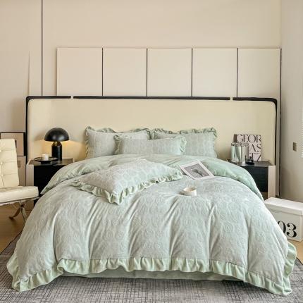 91家纺网 家纺一手货源 找家纺 总野合家纺 2024爆款230克ins公主风韩版雕花花边款牛奶绒四件套