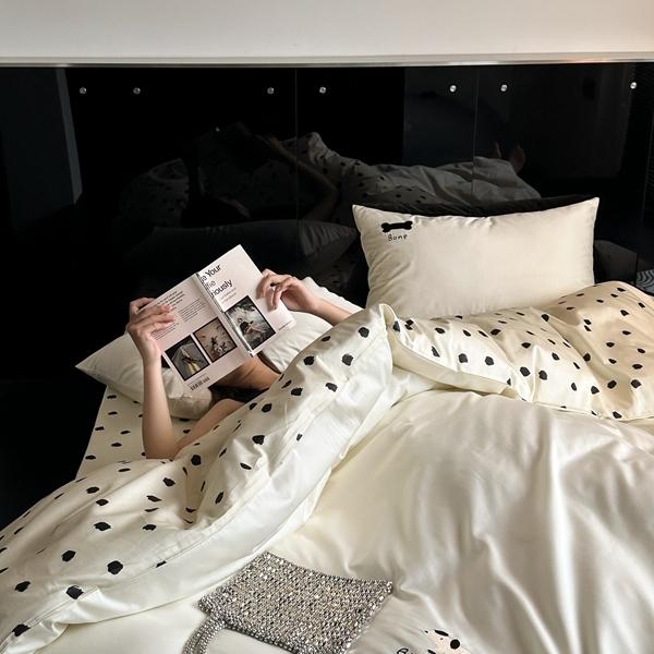 91家纺网 家纺一手货源 找家纺 总赫帛 2023新款50s缎纹数码印花长绒棉四件套-斑点狗狗（有刺绣）