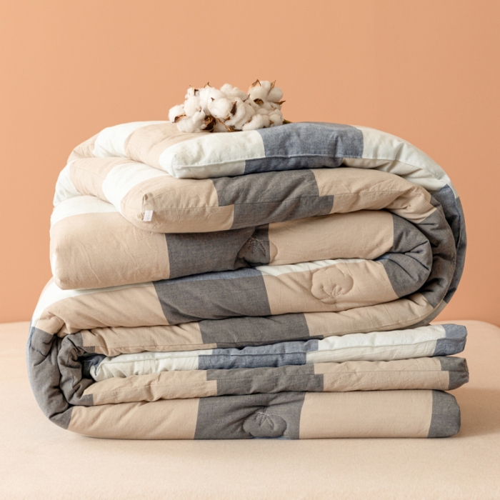 91家纺网 家纺一手货源 找家纺 梦镜2023新款A类无印风亲肤棉花被 蓝大格