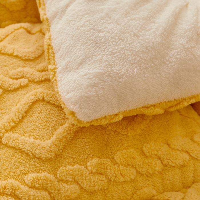 91家纺网 家纺一手货源 找家纺 卡派 2023新款加厚雕花绒宝宝绒塔芙蓉保暖冬被 活力橙