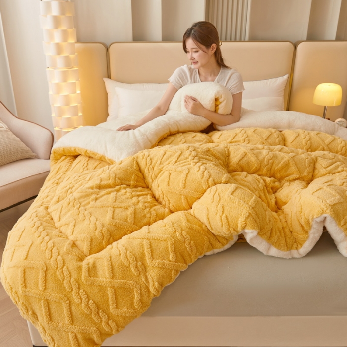 91家纺网 家纺一手货源 找家纺 卡派 2023新款加厚雕花绒宝宝绒塔芙蓉保暖冬被 活力橙