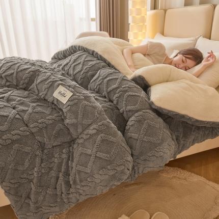 91家纺网 家纺一手货源 找家纺 卡派 2023新款加厚雕花绒宝宝绒塔芙蓉保暖冬被 魔力灰