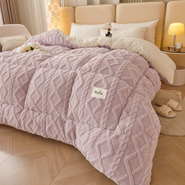 91家纺网 家纺一手货源 找家纺 卡派 2023新款加厚雕花绒宝宝绒塔芙蓉保暖冬被 薰衣紫