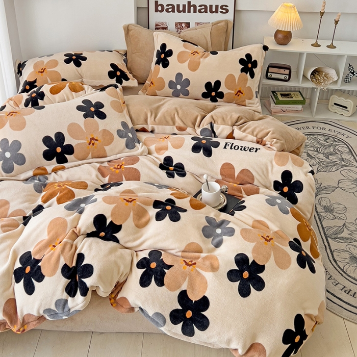 91家纺网 家纺一手货源 找家纺 乐童2024新款吊边款牛奶绒四件套 落樱缤纷