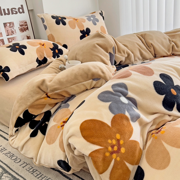 91家纺网 家纺一手货源 找家纺 乐童2024新款吊边款牛奶绒四件套 落樱缤纷