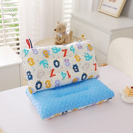 91家纺网 家纺一手货源 找家纺 冬巢 2023新款A类全棉豆豆绒儿童枕头芯纯棉豆豆枕 梦幻独角兽