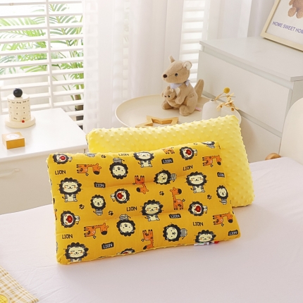 91家纺网 家纺一手货源 找家纺 冬巢 2023新款A类全棉豆豆绒儿童枕头芯纯棉豆豆枕 梦幻独角兽