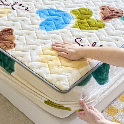 91家纺网 家纺一手货源 找家纺 卡伦家纺  2025新款A类牛奶绒大豆纤维抗菌夹棉床笠25色（总）